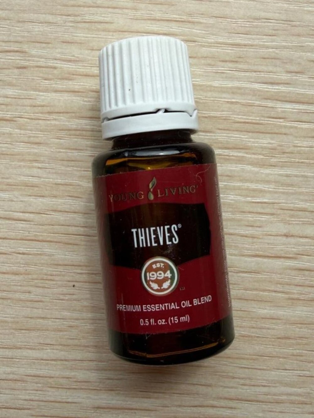 Thieves Premium Essential Oil Blend (15 ml / 0.5 fl. oz.)